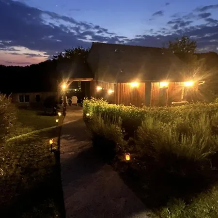 Village Pierre & Normandy Garden Branville